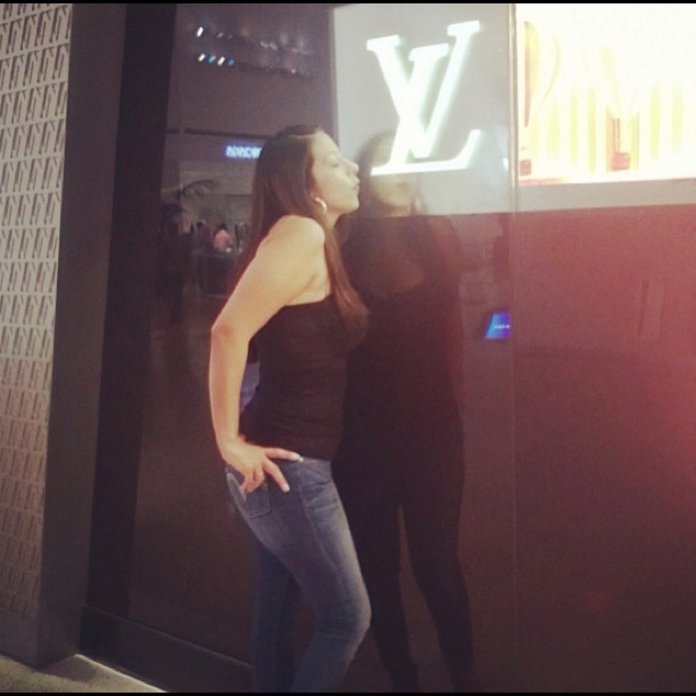 Meet your Posher, Maria